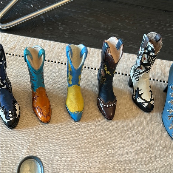 Just The Right Shoe (7) and Others Collection (22 total) - Picture 6 of 7